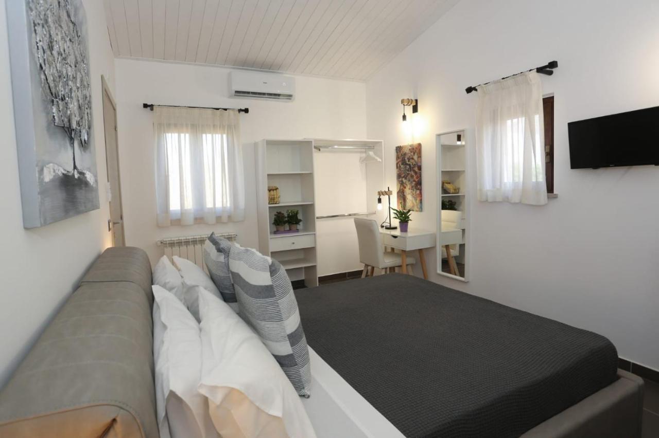 Alpaca Etna Rooms Da Mariagiovanna Linguaglossa Εξωτερικό φωτογραφία